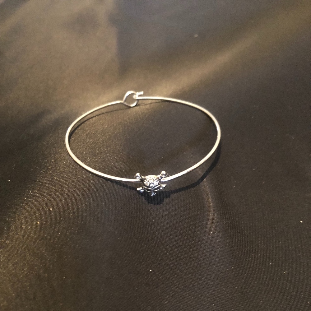 Skull & cross bones silver tone bracelet